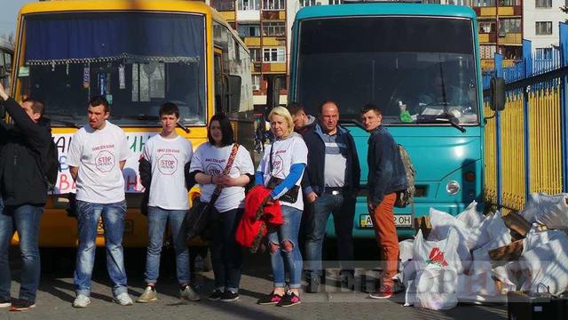 Ні - ручному перерозподілу маршрутів, - перевізники Київщини мітингують біля облдержадміністрації 10 Ні - ручному перерозподілу маршрутів, - перевізники Київщини мітингують біля облдержадміністрації 10