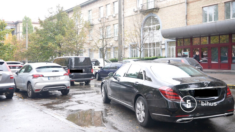 Коломойский наведался в НАБУ 04