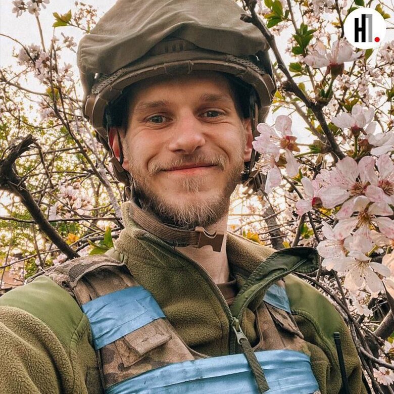 Защитнику Мариуполя Оресту присудили награду Grand Press Photo 2022 01