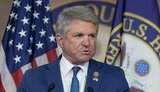 Майкл Маккол закликав США відновити постачання допомоги Україні