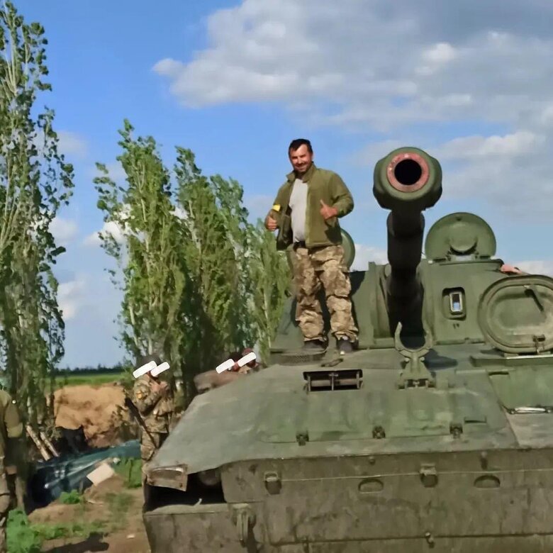 Військовослужбовець Артем Мороз: У мене влили два з половиною літри крові. Я не знаю, як я вижив 09 Військовослужбовець Артем Мороз: У мене влили два з половиною літри крові. Я не знаю, як я вижив 09