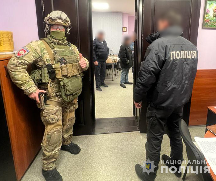 The head of the department of the Chernihiv City Council was detained for receiving more than 142 thousand UAH. bribe: demanded 10% kickback, - National Police 07