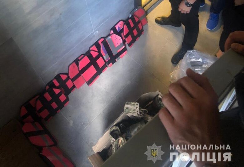 Схема мошенничества с некачественными бронежилетами для ВСУ разоблачена в Житомирской области, - Нацполиция 05