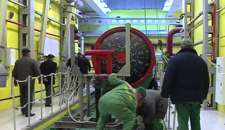 Финансирование остановлено, мы были вынуждены уволить 687 человек, - директор производящего ракетное топливо завода Шиман