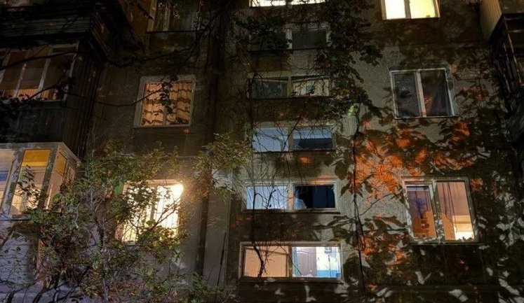 Russia attacked Zaporizhzhia with drone: apartment building damaged, one person injured. PHOTO