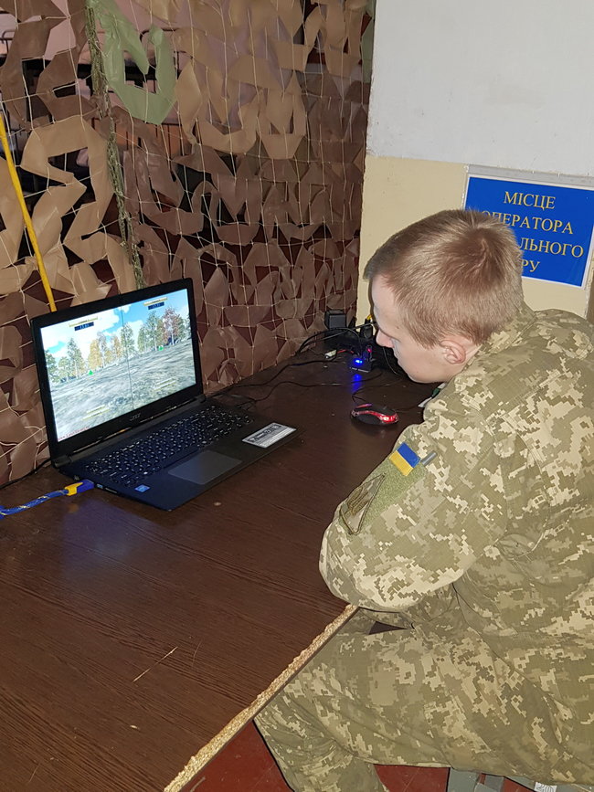 Военнослужащие воздушного командования Юг отрабатывают навыки по огневой подготовке в интерактивном тире, - Минобороны 02