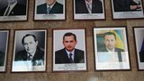В администрации Донецка портреты Януковича и сталинских палачей висят вместе. ФОТО