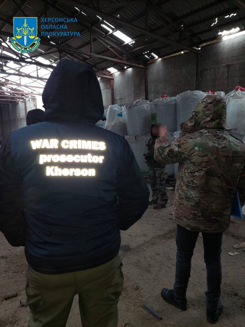 Російські військові розграбували сільгосппідприємство у Бериславському районі Херсонщини 02 Російські військові розграбували сільгосппідприємство у Бериславському районі Херсонщини 02
