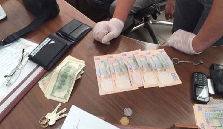 SBU captured heads of two State Driver Licensing Agencies on bribe-taking. PHOTOS