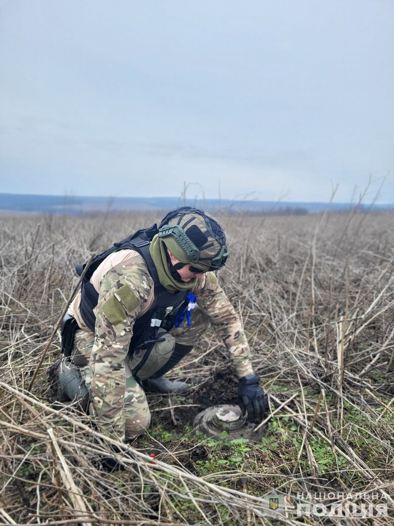 Протитанкове мінне поле на Харківщині