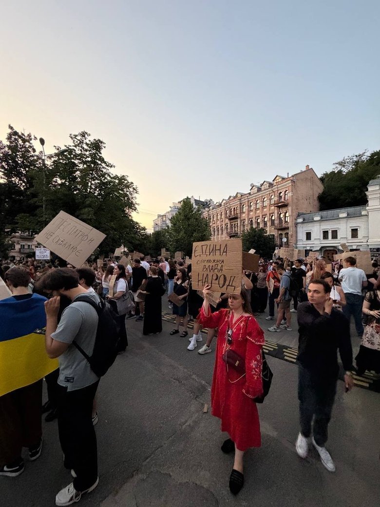 У Києві триває акція протесту проти відставки Федорова