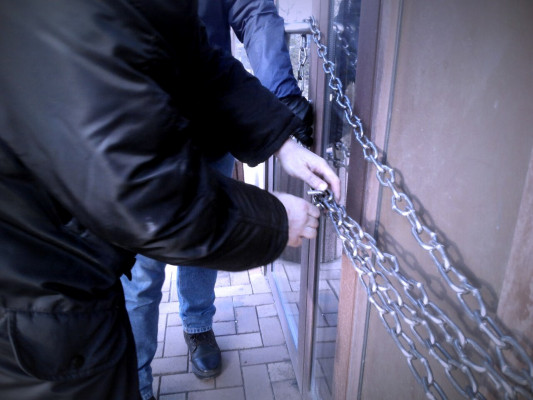 Активісти заблокували відділення Сбербанку у Вінниці 02