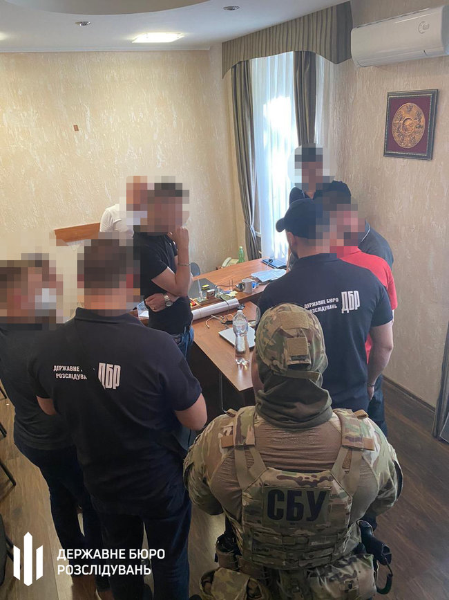 Двое полицейских в Одессе занимались крышеванием проституции, - ГБР 05