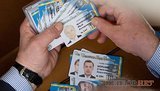 Карточка Юры Енакиевского гуляет по рукам "регионалов". ФОТО