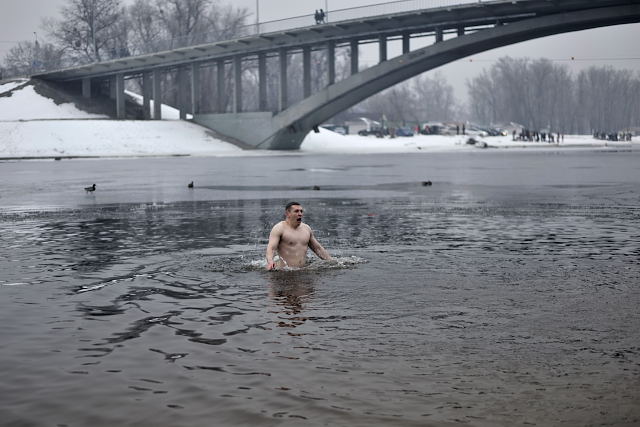 крещение в купание проруби