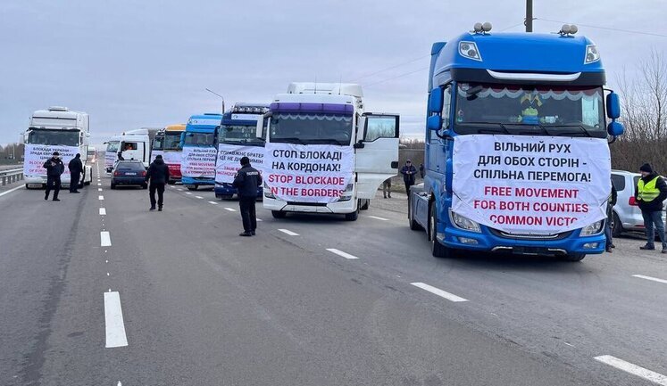 Ukrainian carriers start protest on border with Poland. VIDEO&PHOTOS