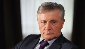 Зеленський нагородив орденами і почесними званнями 43 артистів, серед них колегу по серіалу "Слуга народу" Боклана