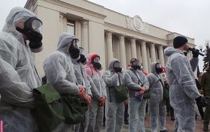 "Геть вірус зРади": активисты пикетируют ВР с требованием, чтобы парламент ушел на политический карантин. ВИДЕО+ФОТОрепортаж