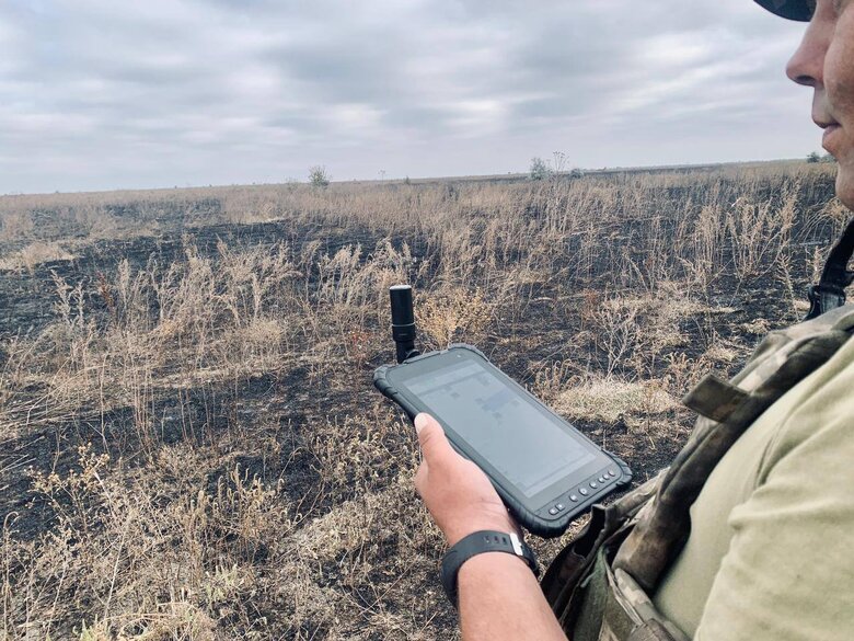 На Херсонщині сапери перед розмінуванням обстежують території за допомогою дронів 02