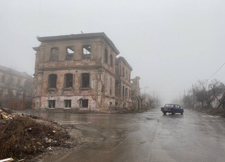 Криваве місто біля моря: як сьогодні живе окупований Маріуполь? 06