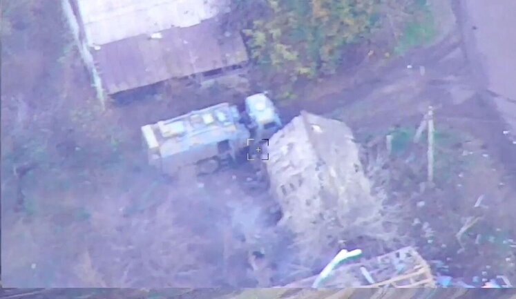 Бойцы ССО уничтожили вражеский автомобиль комплекса РЭБ типа Р-934. ВИДЕО