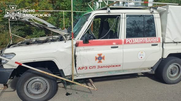 У Запоріжжі безпілотник РФ прицільно атакував автомобіль саперів ДСНС