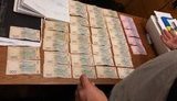 Двоє поліцейських у Києві вимагали від громадянина 17 тис. грн за довідку, яка видається безкоштовно, - ГПУ. ФОТО