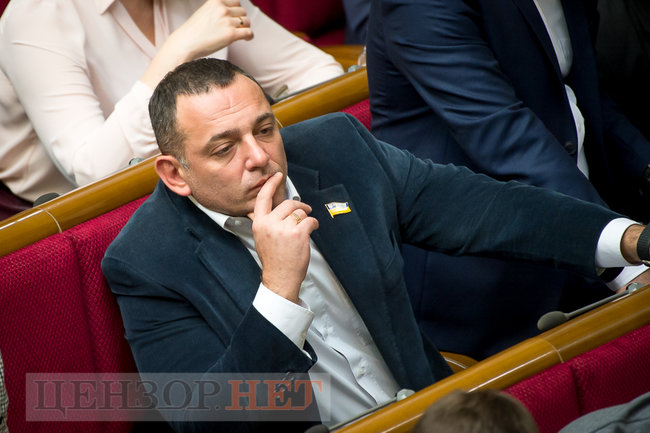 Обнимающая Потураева Янченко, слуга народа Салийчук просит помощника составлять базу обещаний, Галайчуку советуют отменить корпоратив, - день работы ВР 18 декабря 04