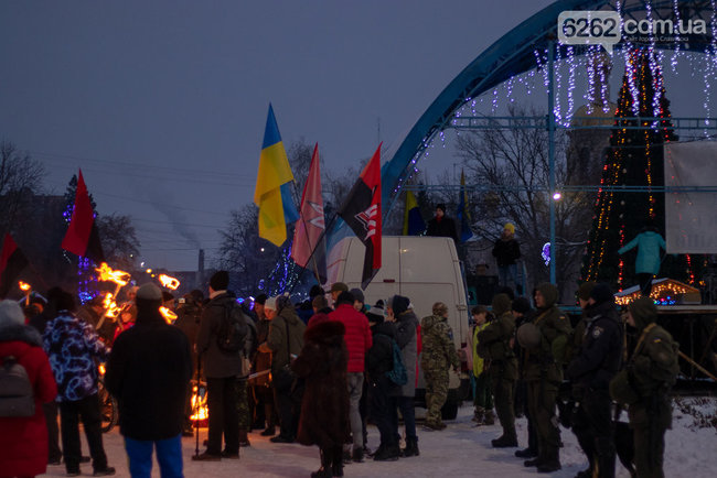 Факельный марш прошел в честь дня рождения Бандеры в Славянске 08 Факельный марш прошел в честь дня рождения Бандеры в Славянске 08