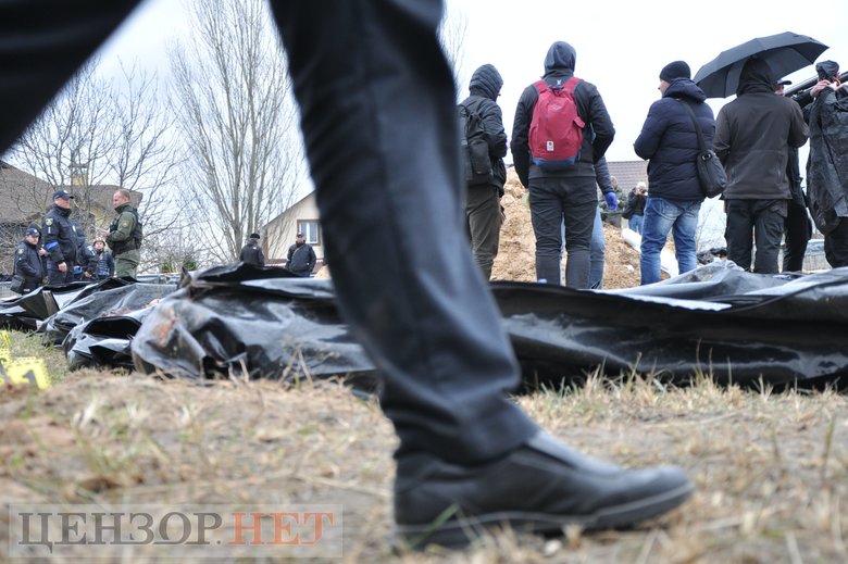 Exhumation of Ukrainians killed by occupiers began in Bucha 17