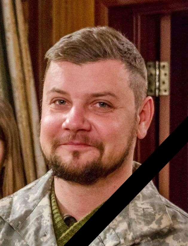 Сьогодні в Києві попрощаються з померлим волонтером і ветераном АТО Ігорем Тіторенком (Антип Глимов) 01