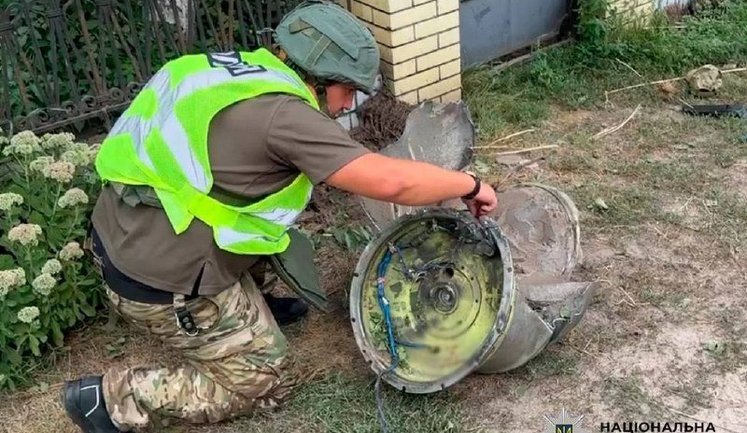 В Киеве обезвредили неразорвавшуюся боевую часть российской ракеты С-400 со 180 кг взрывчатки. ФОТО