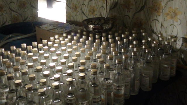 Налоговики ликвидировали подпольный цех по производству фальсифицированного алкоголя в Одесской области 08 Налоговики ликвидировали подпольный цех по производству фальсифицированного алкоголя в Одесской области 08