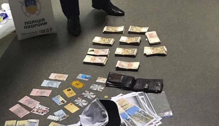Начальник департаменту поліції Будник, підозрюваний в отриманні хабара, вийшов під заставу, заплативши 128 тисяч