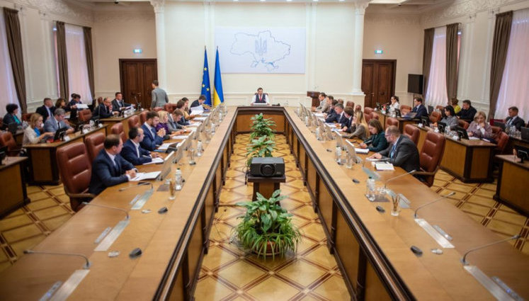 Кабмин уволил главу "Укртрансбезопасности" Ноняка и главу "Укравтодора" Новака