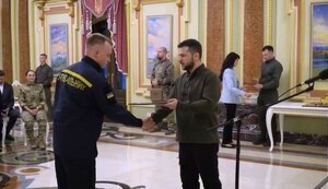 Государство, которое уважает и ценит своих людей, невозможно уничтожить - Зеленский вручил премии "Национальная легенда Украины". ВИДЕО