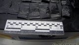 Полицейские задержали в Харькове двух парней, которые делали "закладки" наркотиков. ФОТО