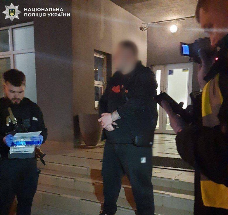 Мужчина устроил стрельбу в Киеве