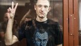 Они стоят за свою и за нашу свободу от власти дракона. Я всегда буду их поддерживать, - Сенцов о приговоре российскому активисту Котову