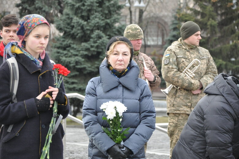 Із воїнами Олегом та Микитою Хомюками попрощалися у Києві: Батько та син загинули в бою проти окупантів під Бахмутом 42