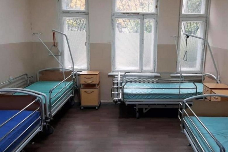 Гуманітарну допомогу доставлено у військовий госпіталь Маріуполя, - Наєв 02