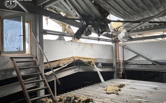 РФ вдарила дроном по м’ясокомбінату на Харківщині: троє постраждалих. ФОТО