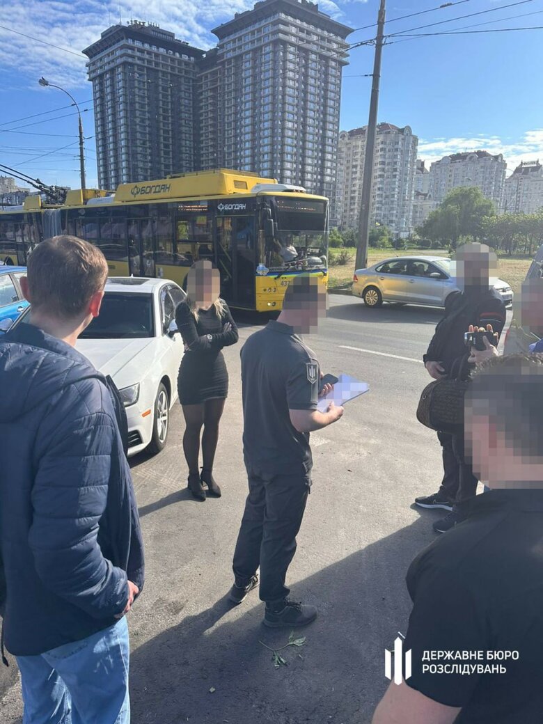 ДБР викрило на Дніпропетровщині схему видалення з баз даних інформації про ухилянтів