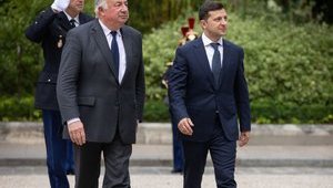 Зеленский с главой Сената Франции Ларше обсудили возможность создания "комиссии диалога" при участии парламентариев обеих стран
