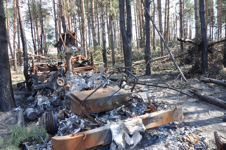 Покинутые позиции российских оккупантов в районе Гостомеля и Здвижовки под Киевом 19
