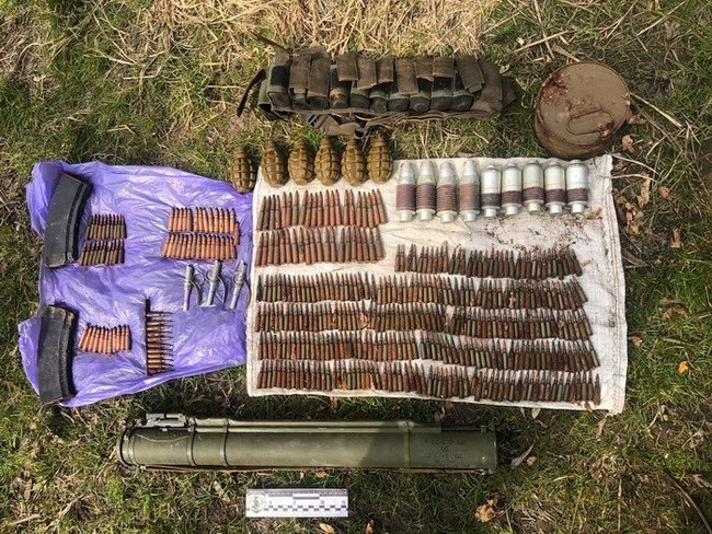 Тайник с боеприпасами обнаружен в парковой зоне в Виннице, - СБУ 01