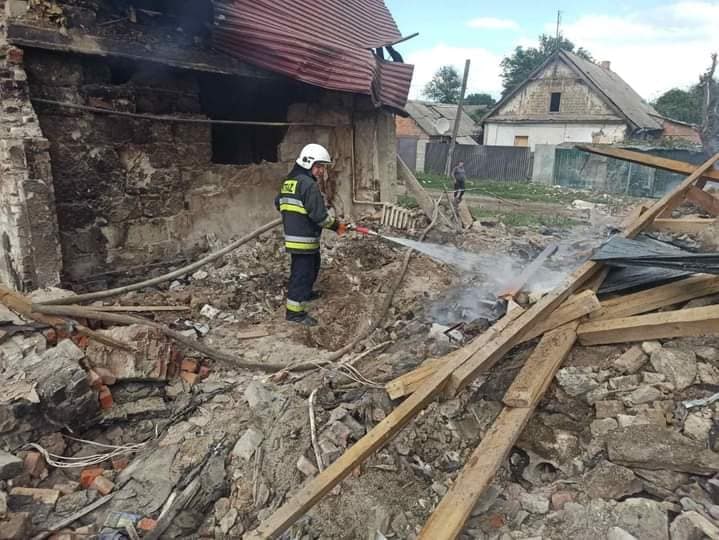 За сутки в Харьковской области произошло 12 пожаров, вызванных обстрелами РФ. Есть погибшие, - ГСЧС 02