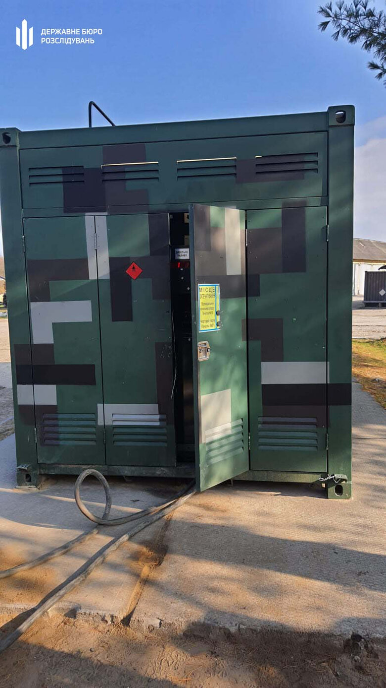 Розкрадали паливо на Яворівському полігоні: Трьох військових засудили до 5 років тюрми 04 Розкрадали паливо на Яворівському полігоні: Трьох військових засудили до 5 років тюрми 04