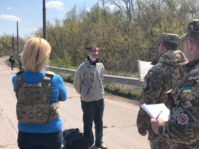 З окупованого Донбасу передали 60 увязнених 05