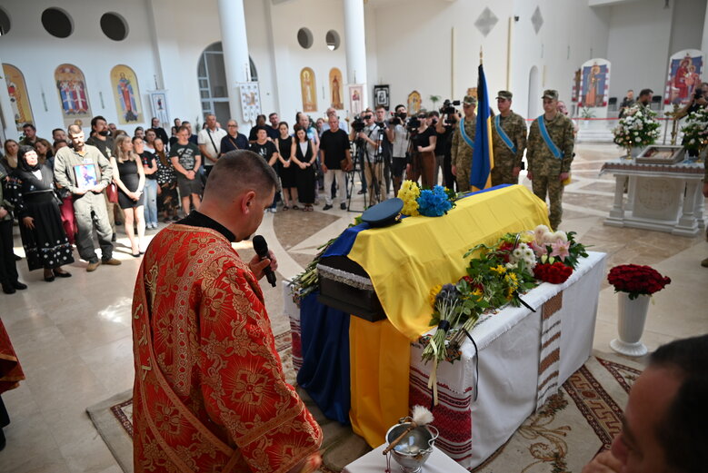 Із відомим льотчиком Андрієм Пільщиковим (Juice), який загинув в авіатрощі на Житомирщині, попрощалися у Києві 11